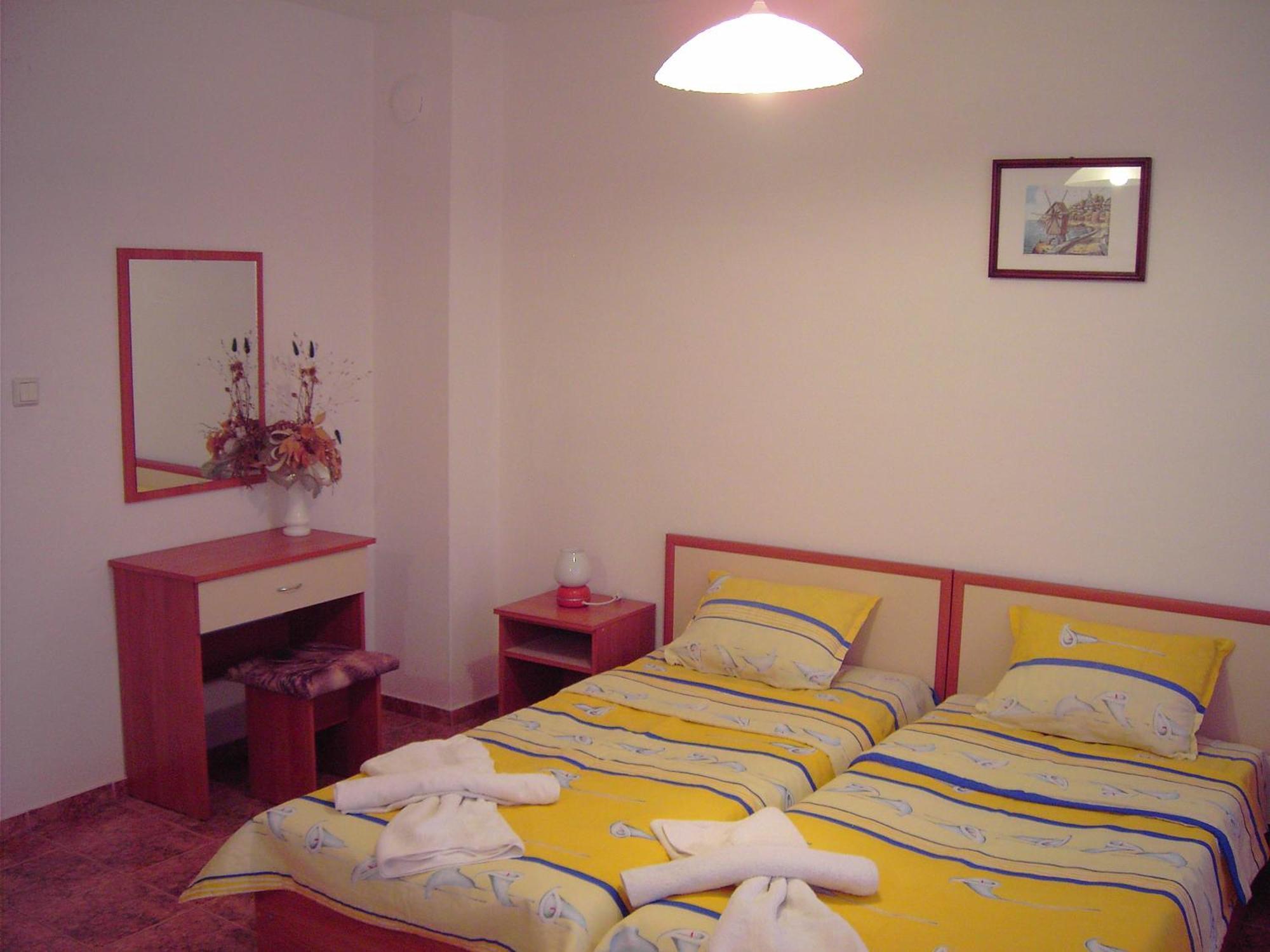 Nelly Guest House Ravda Buitenkant foto