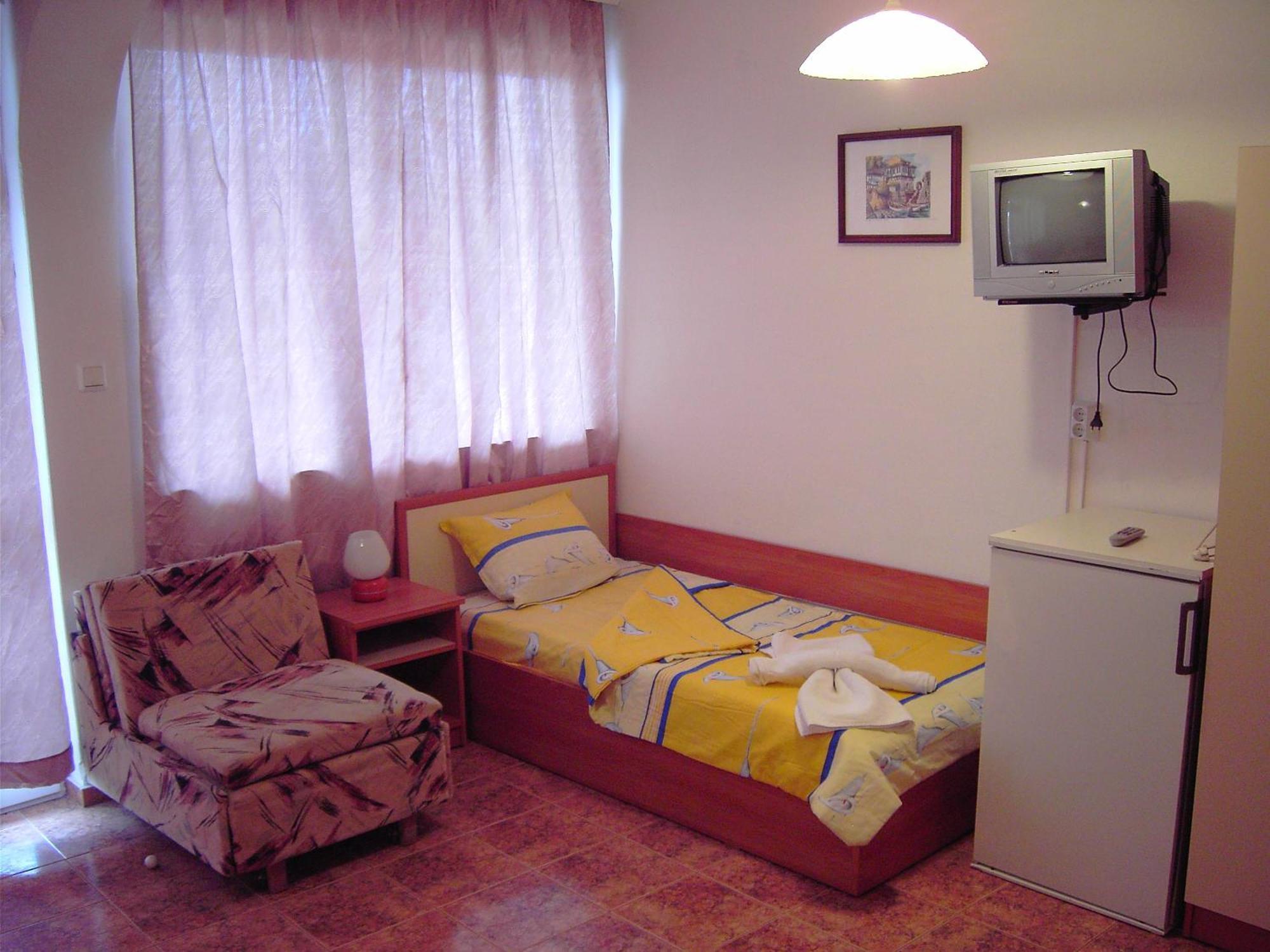 Nelly Guest House Ravda Buitenkant foto