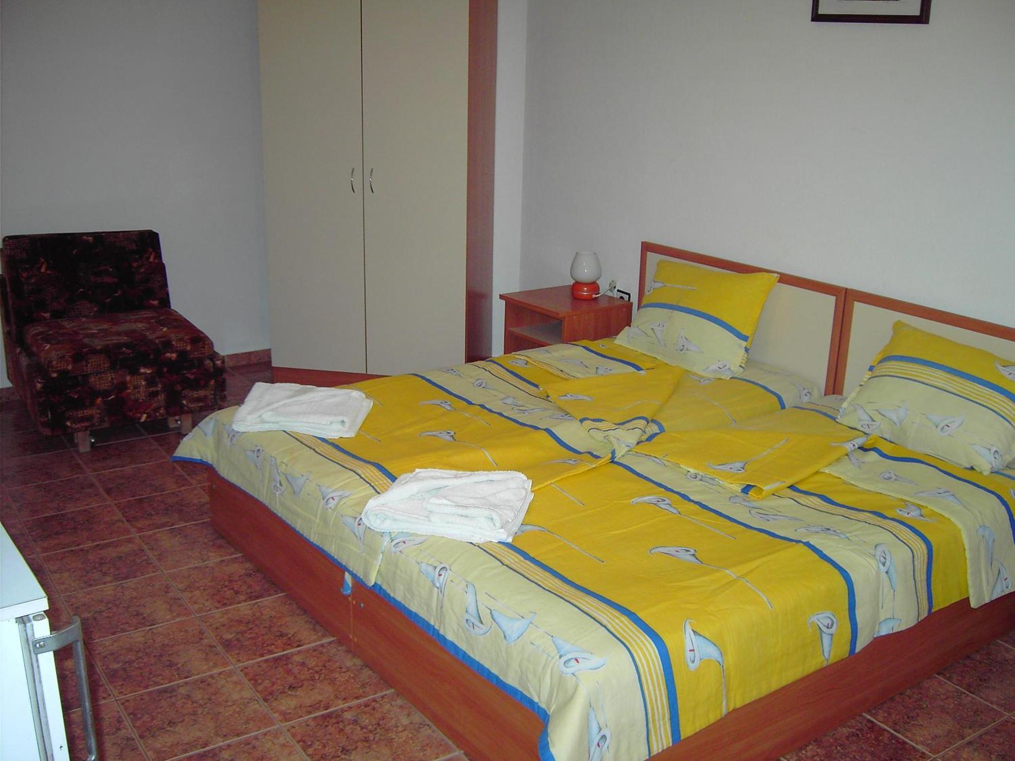 Nelly Guest House Ravda Buitenkant foto