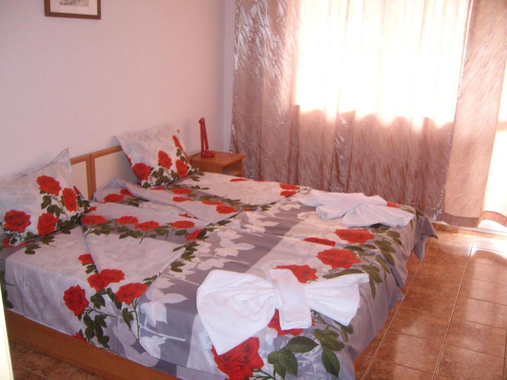 Nelly Guest House Ravda Kamer foto