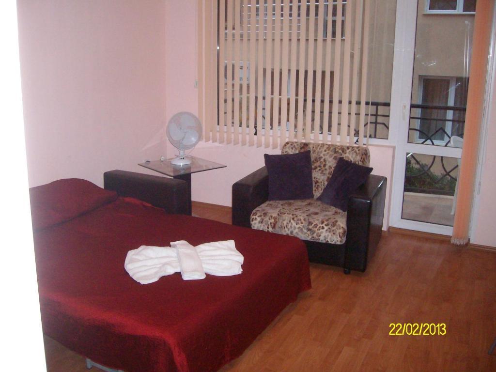 Nelly Guest House Ravda Kamer foto