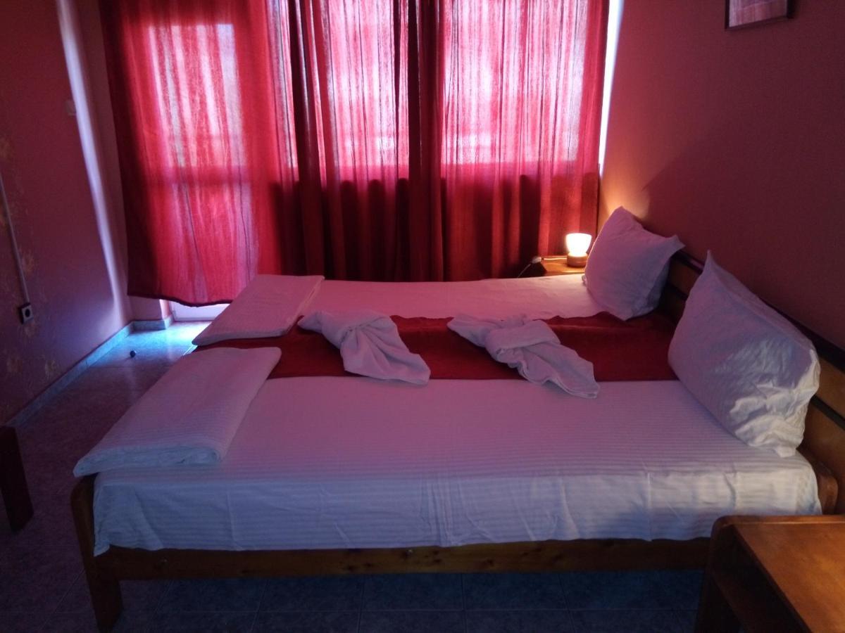 Nelly Guest House Ravda Buitenkant foto